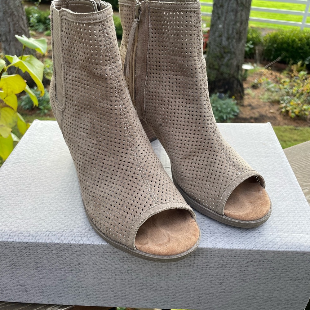 Womens Janelle Ankle Boots size 9
